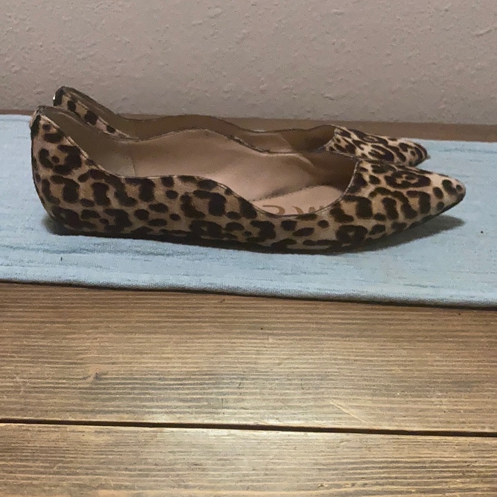 Leopard pointed toe flats